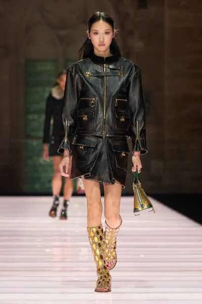 Look 23